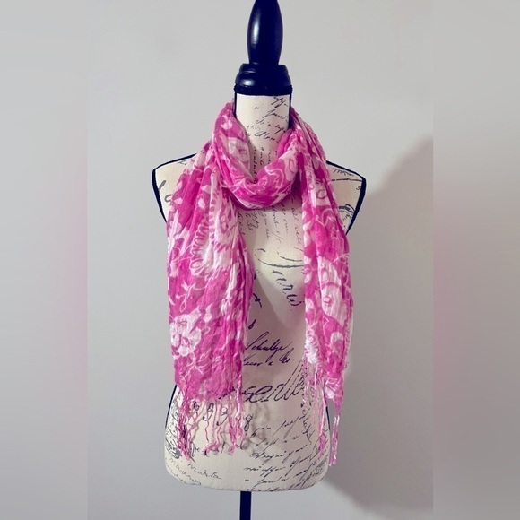 Accessories - 🖤 color trend! Spring floral scarf.
